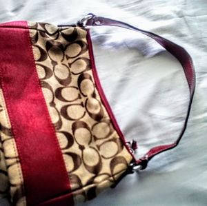 💖 A cute coach purse😍